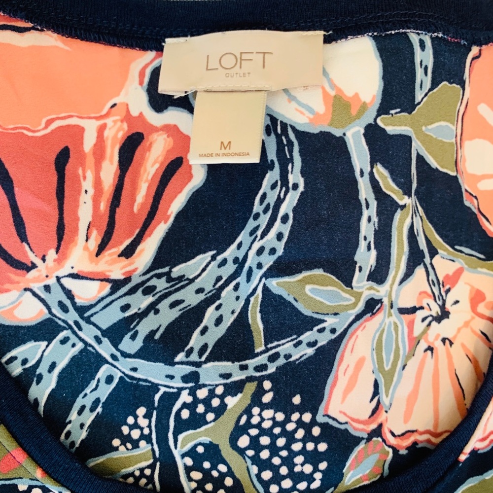 Sleeveless blouse - Picture 2 of 2